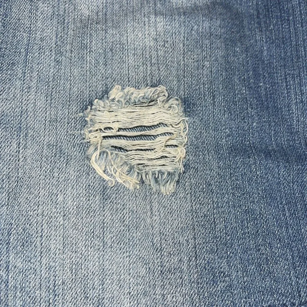 American Eagle Hi-Rise Mini Skirt Denim Distressed Size 6 Raw Hem Length 17”